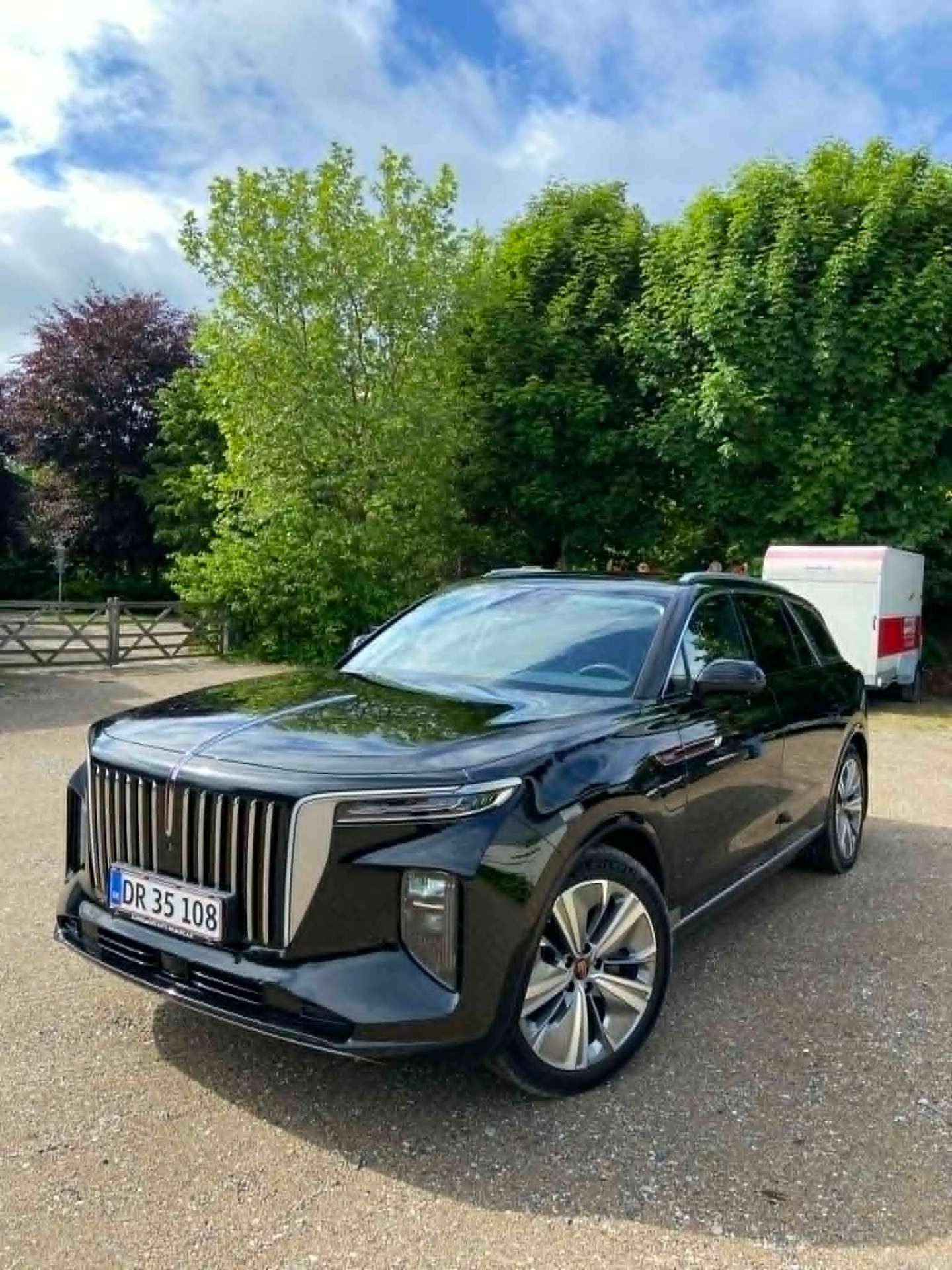 Hongqi SUV